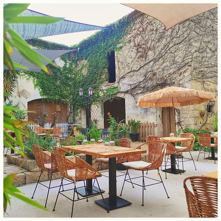La Vigneronne Des Costieres Bed & Breakfast Vauvert Ngoại thất bức ảnh