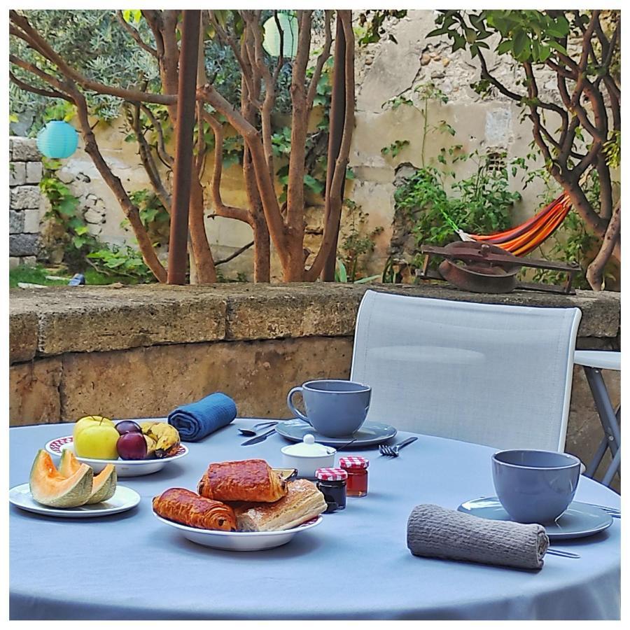 La Vigneronne Des Costieres Bed & Breakfast Vauvert Ngoại thất bức ảnh