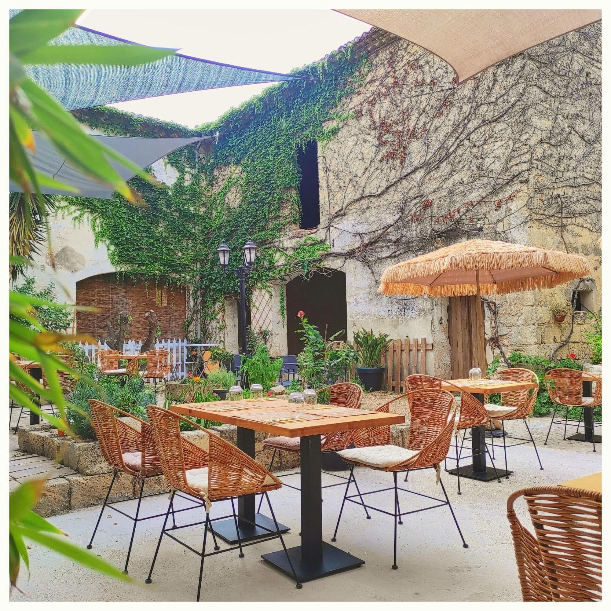 La Vigneronne Des Costieres Bed & Breakfast Vauvert Ngoại thất bức ảnh